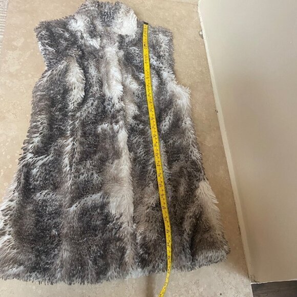 CAbi Aspen Faux Fur Vest Womens Size XS Brown Full Zip High Neck Sleeveless - Picture 9 of 14
